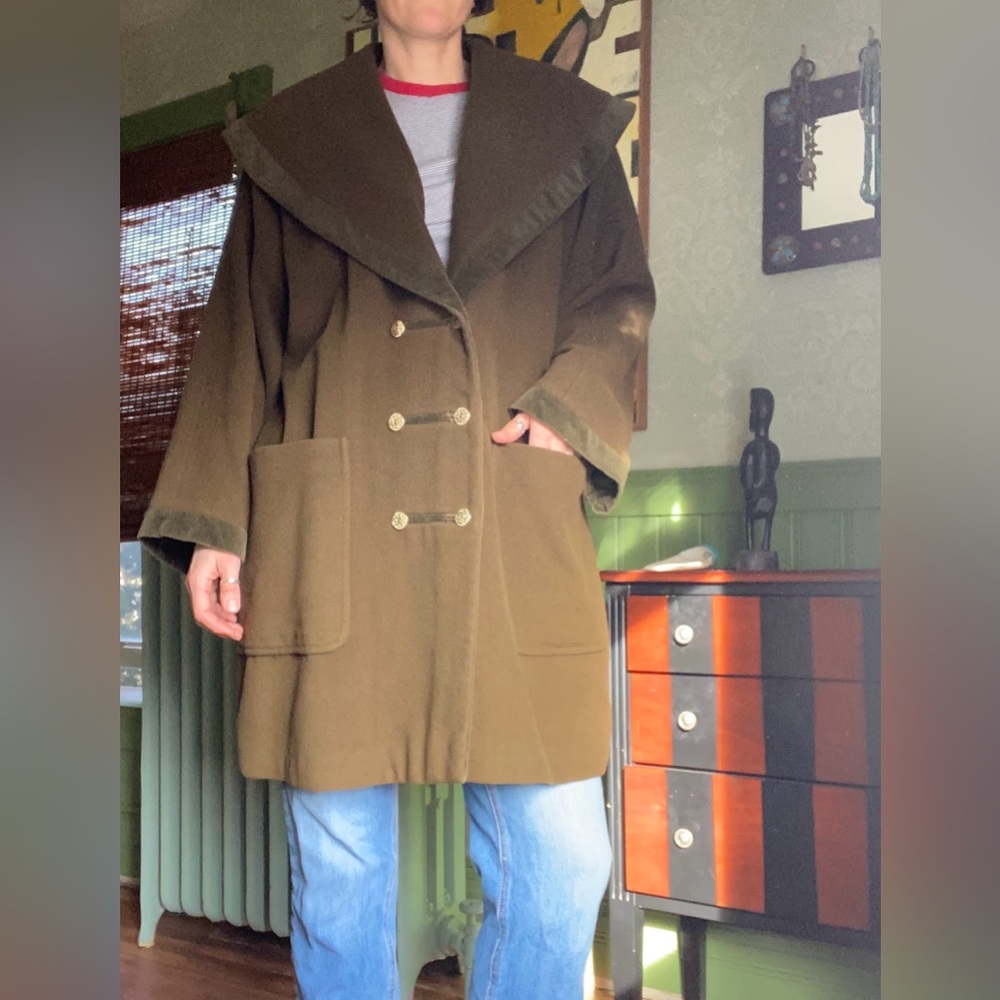 Laurel by Escada olive green oversized vintage large collar wool coat robin Hood